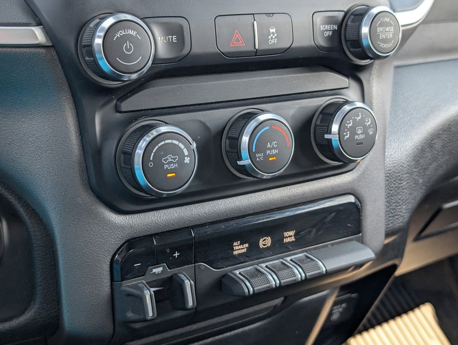 Certified 2022 RAM 2500 Big Horn image 23