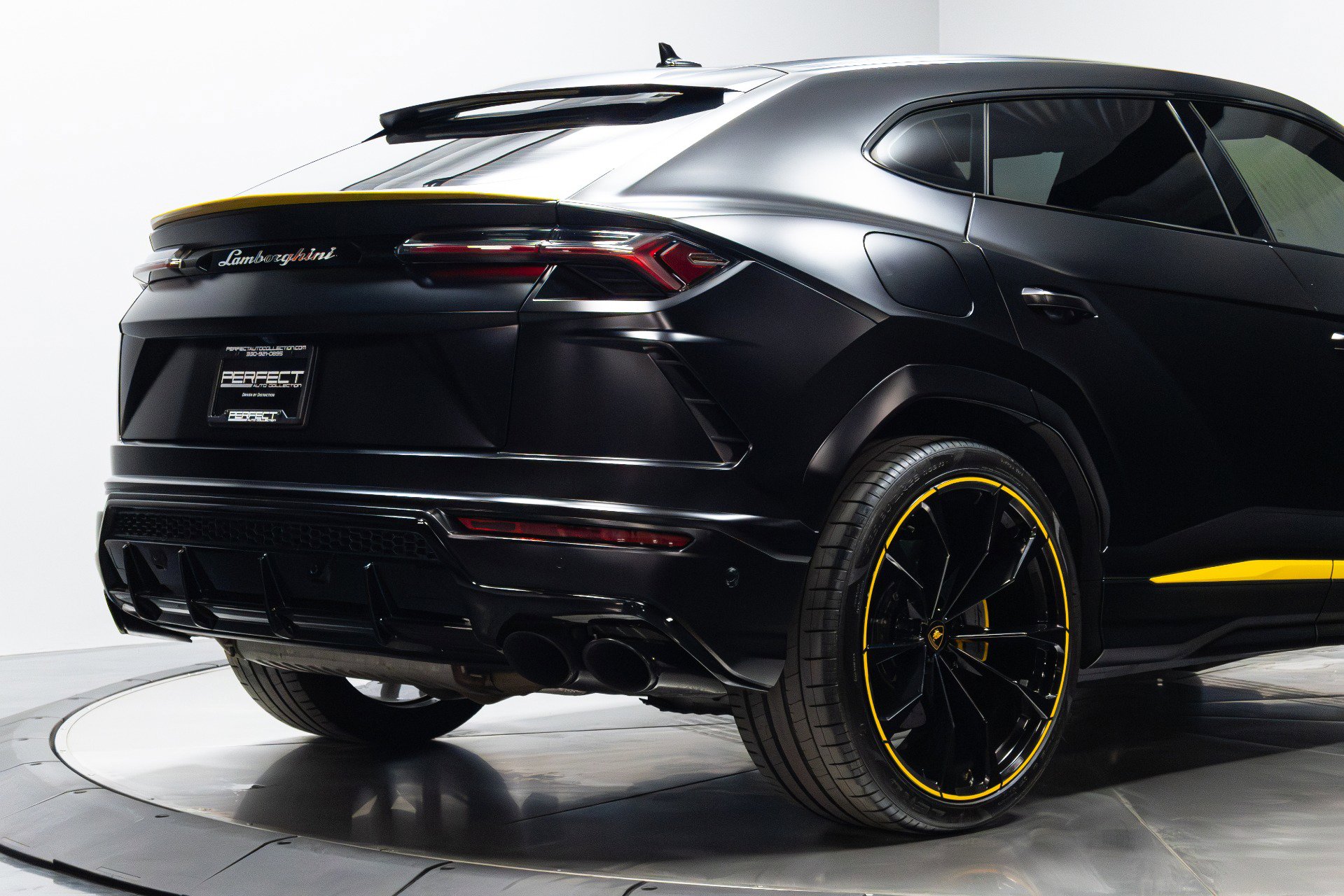 Used 2022 Lamborghini Urus image 18