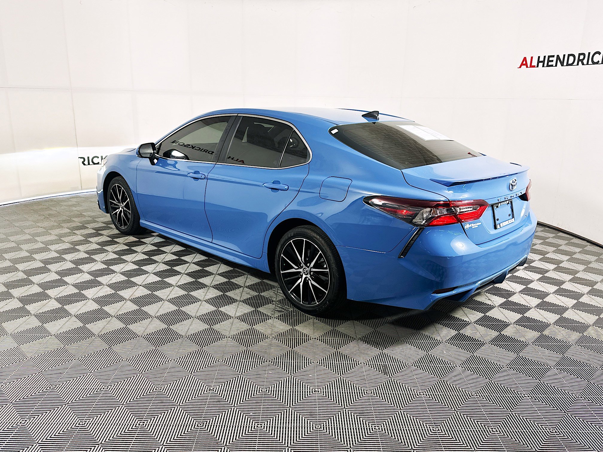 Used 2024 Toyota Camry SE image 5