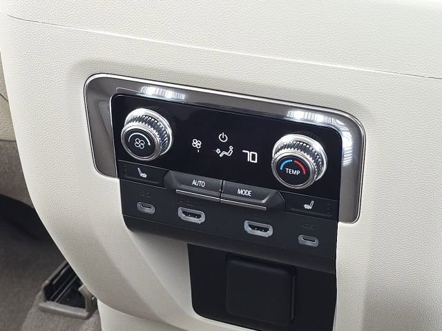 Used 2024 GMC Yukon Denali w/ Denali Reserve Package image 23
