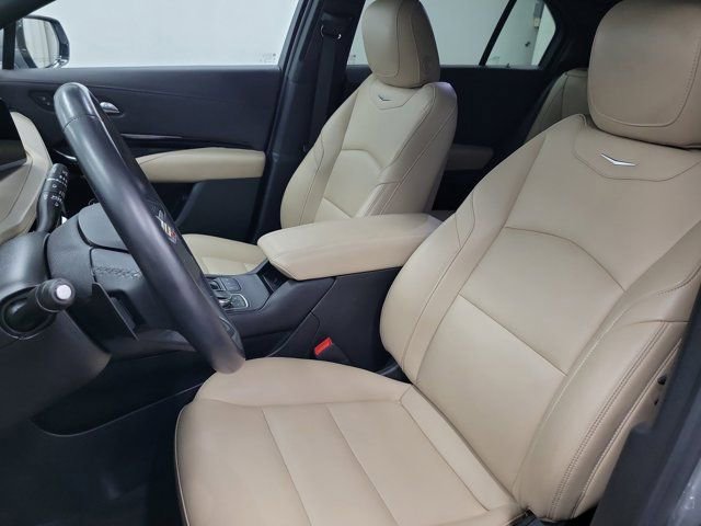 Used 2024 Cadillac XT4 Luxury w/ Cold Weather Package FWD image 22