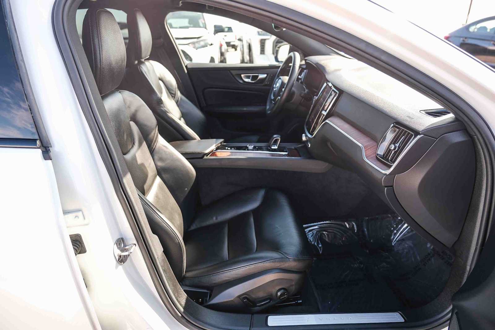Used 2023 Volvo S60 B5 Plus w/ Climate Package FWD image 17