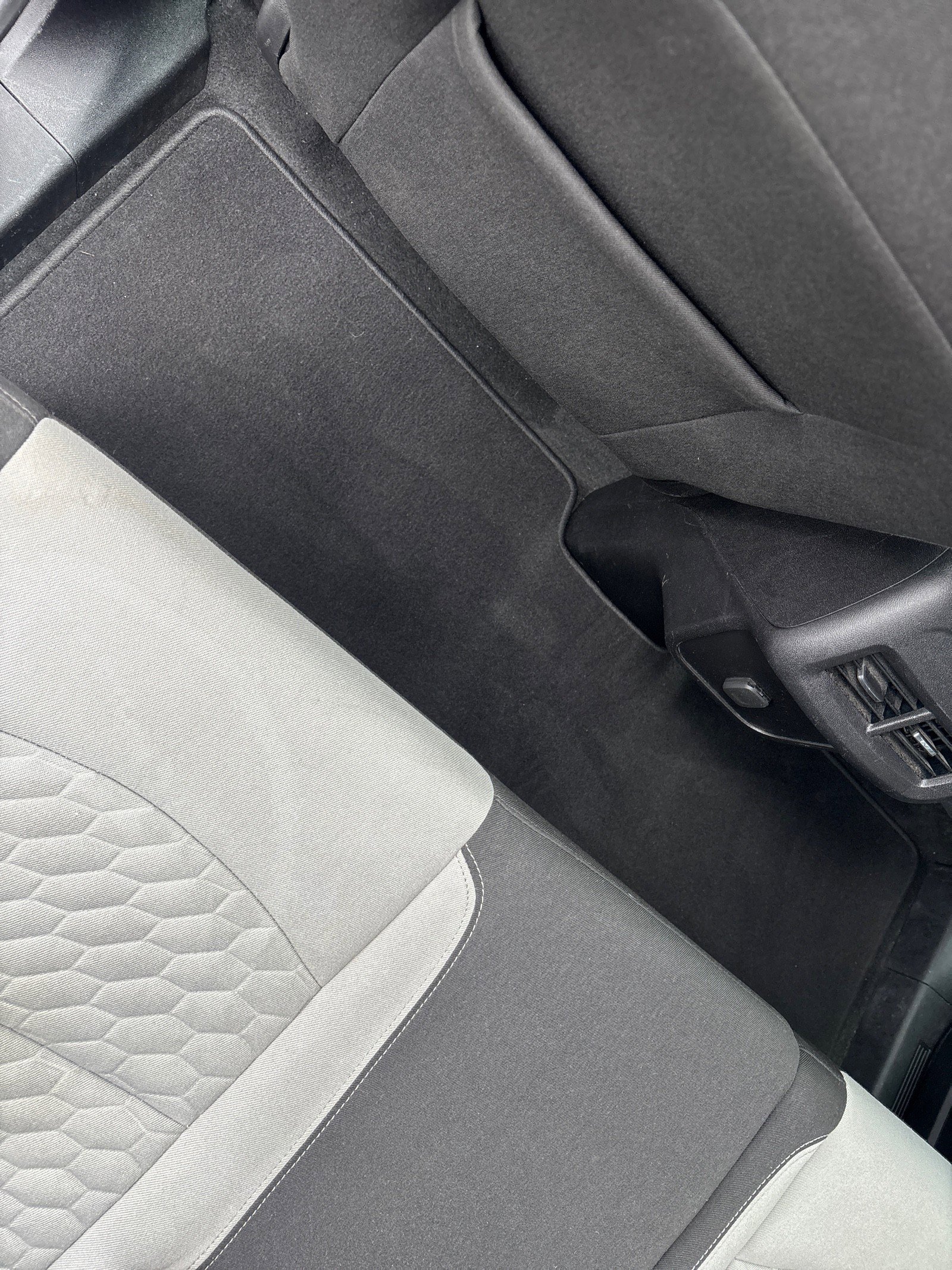 Used 2018 Chevrolet Equinox LT image 34