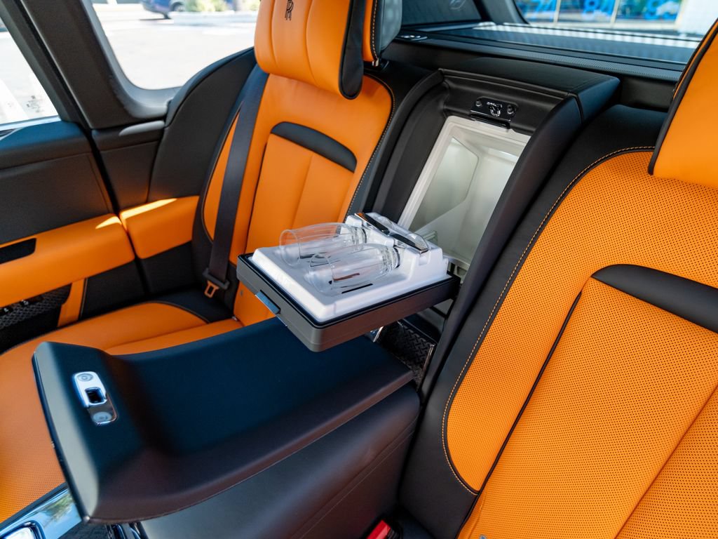 New 2027 Rolls-Royce Cullinan Black Badge AWD/4WD image 30