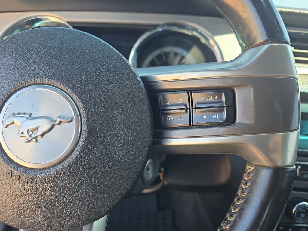 Used 2013 Ford Mustang Premium RWD image 17