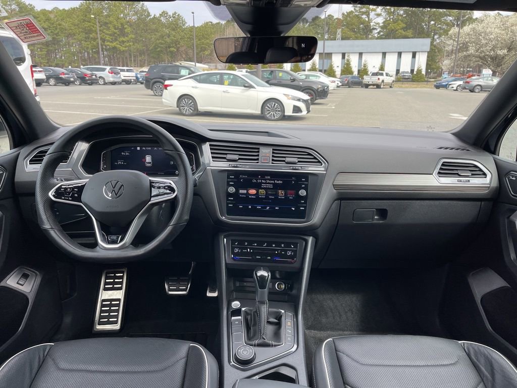 Used 2023 Volkswagen Tiguan SEL R-Line image 12