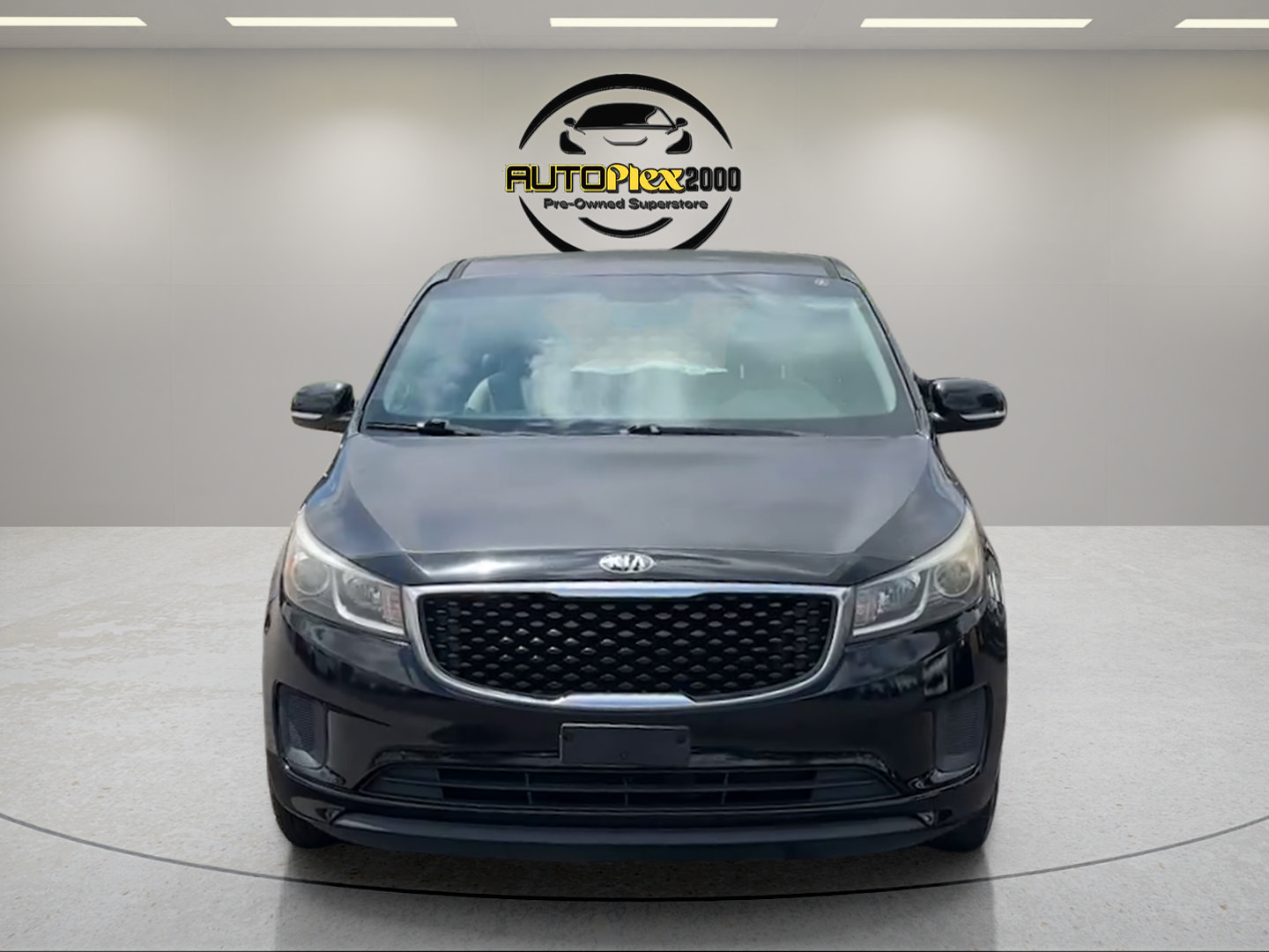 Used 2018 Kia Sedona L FWD image 2