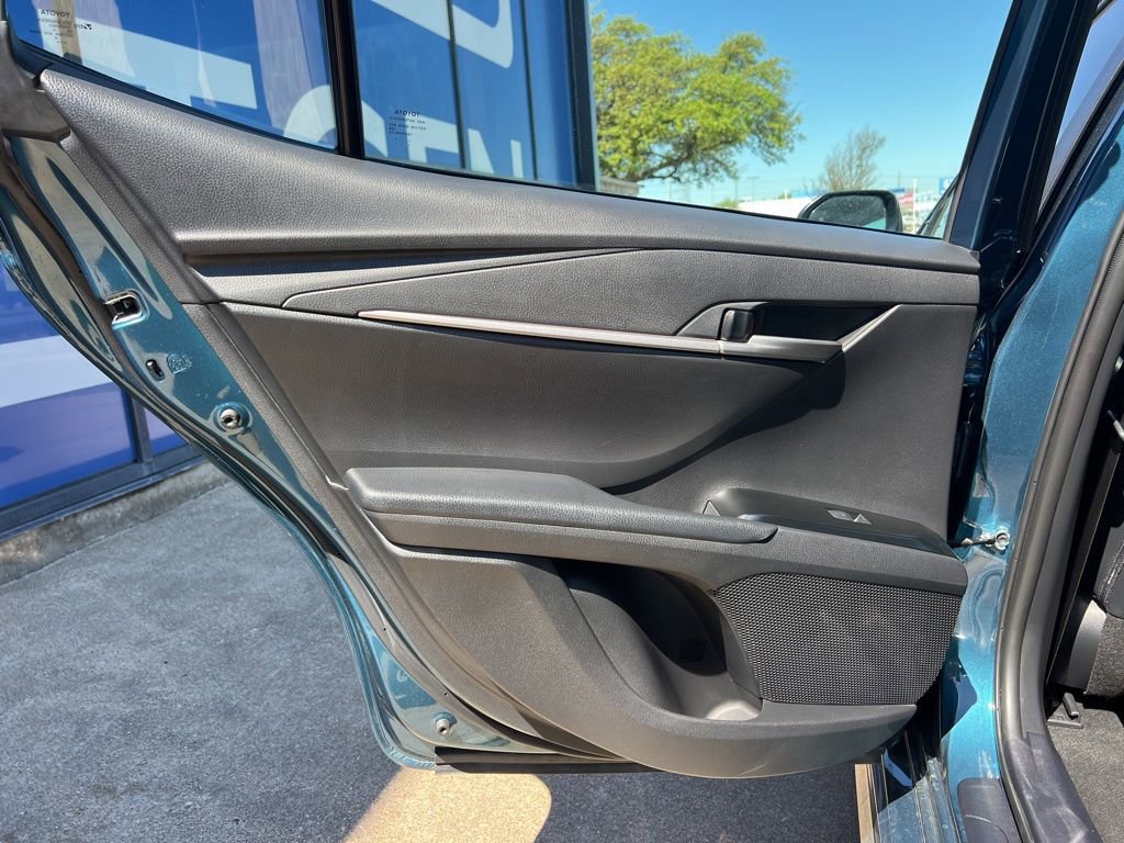Used 2025 Toyota Camry SE image 17