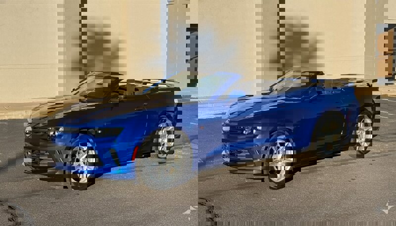 Used 2018 Chevrolet Camaro LT image 1