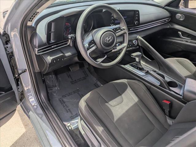 Used 2023 Hyundai Elantra SEL FWD image 9