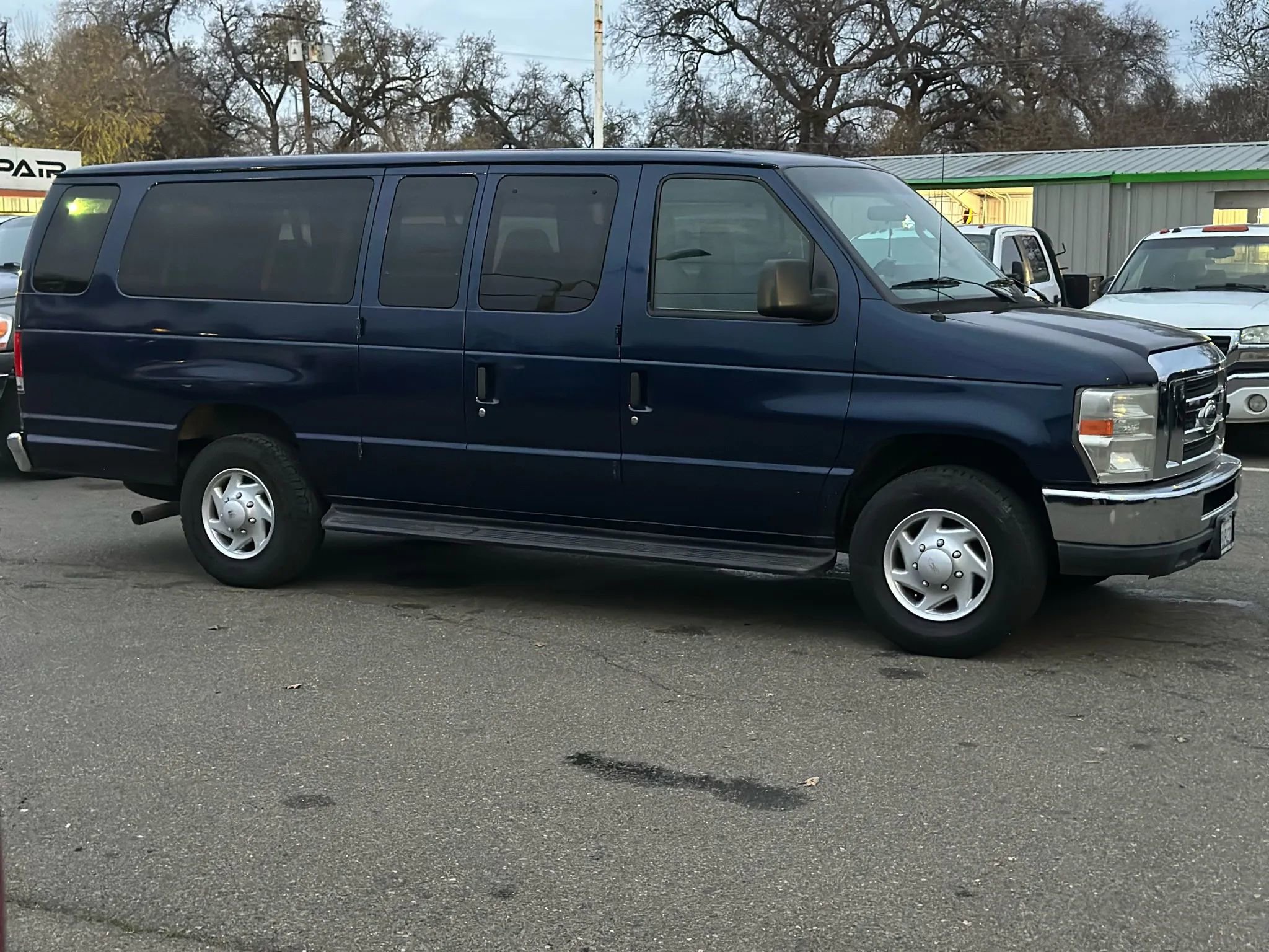 Used 2013 Ford E-350 and Econoline 350 XL image 2