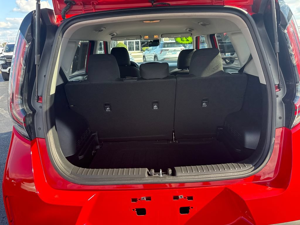 Used 2023 Kia Soul LX FWD image 33
