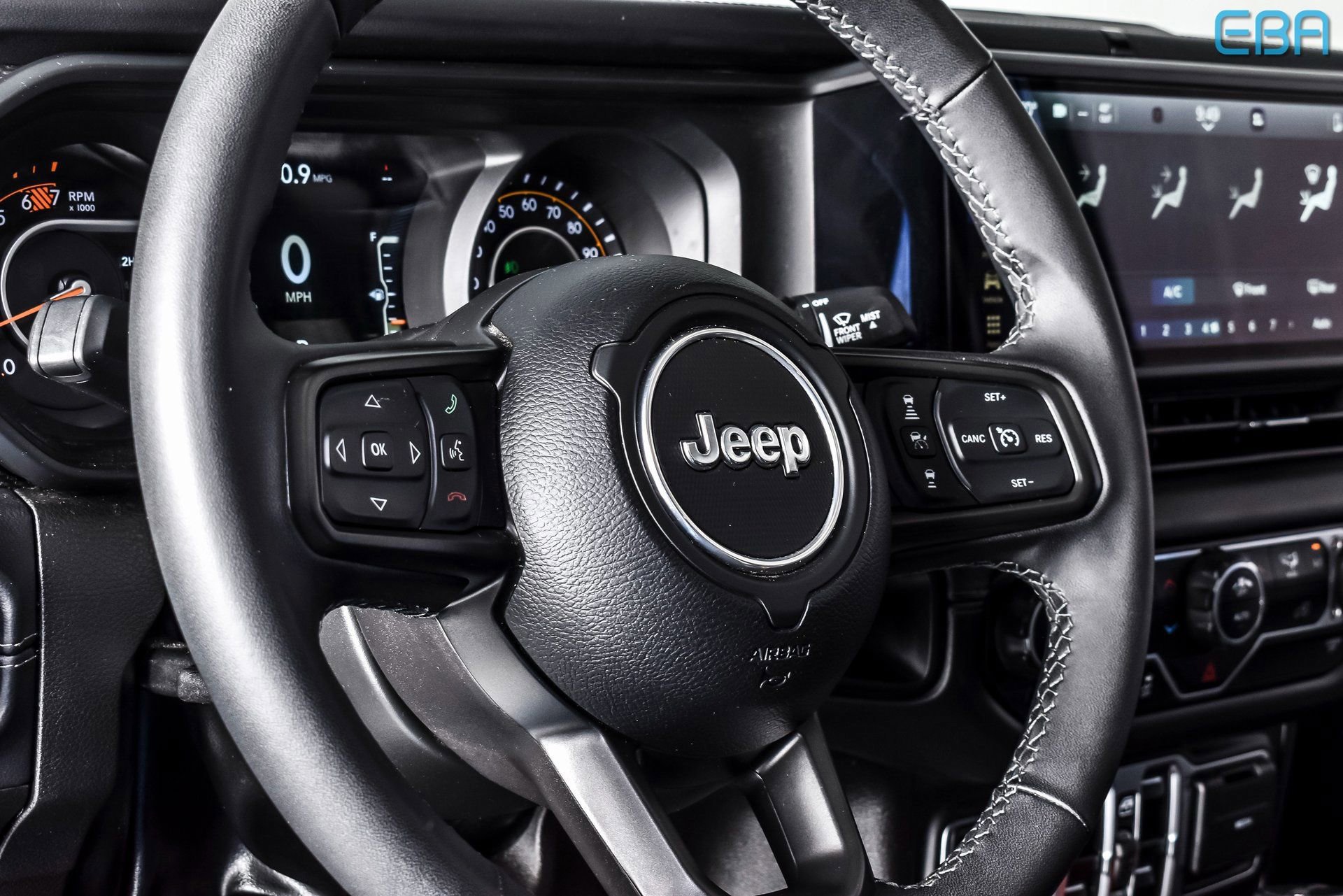 Used 2025 Jeep Wrangler Unlimited Rubicon image 17