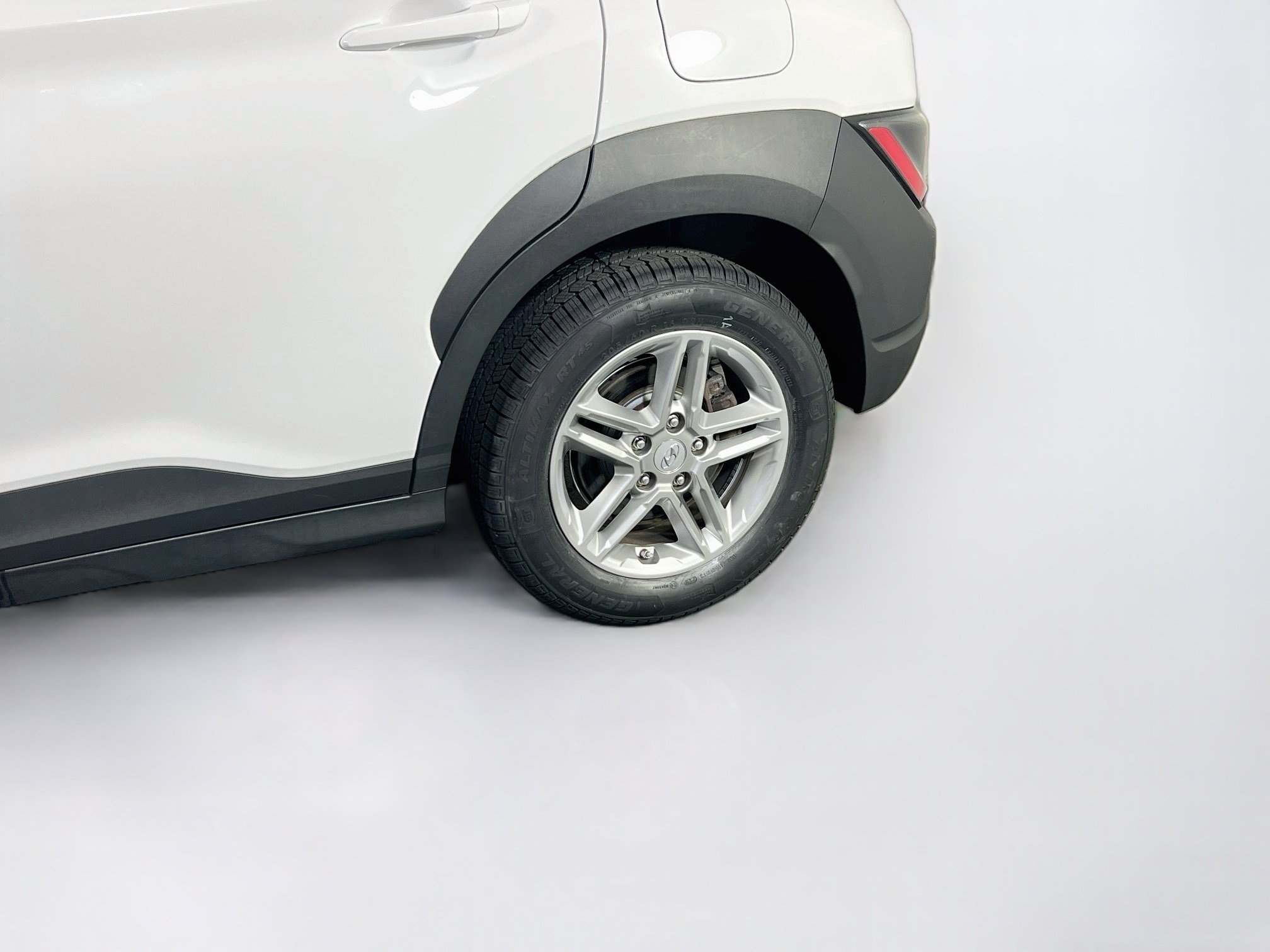 Used 2023 Hyundai Kona SE AWD/4WD image 27