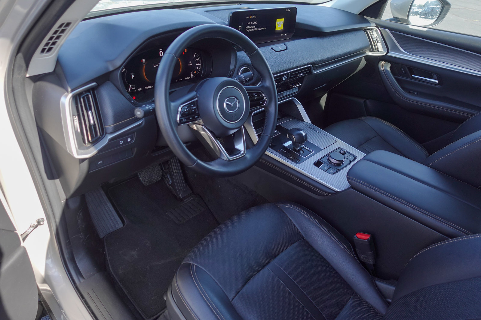 Certified 2024 MAZDA CX-90 Plug-In Hybrid w/ Preferred AWD/4WD image 11
