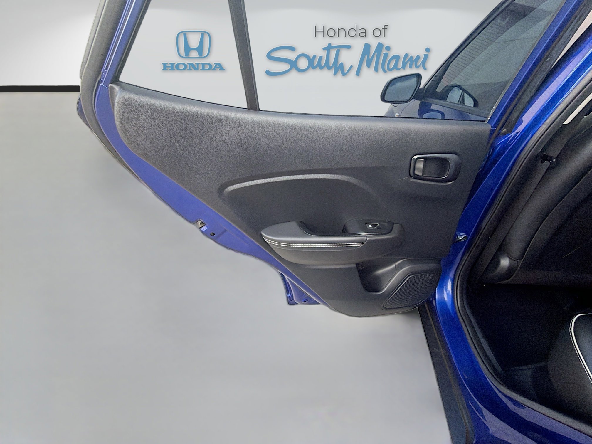 Used 2022 Hyundai Venue Limited FWD image 25