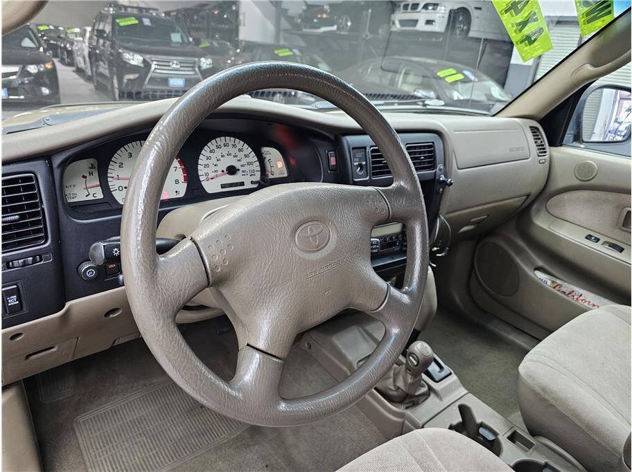 Used 2004 Toyota Tacoma 4x4 Xtracab V6 image 10