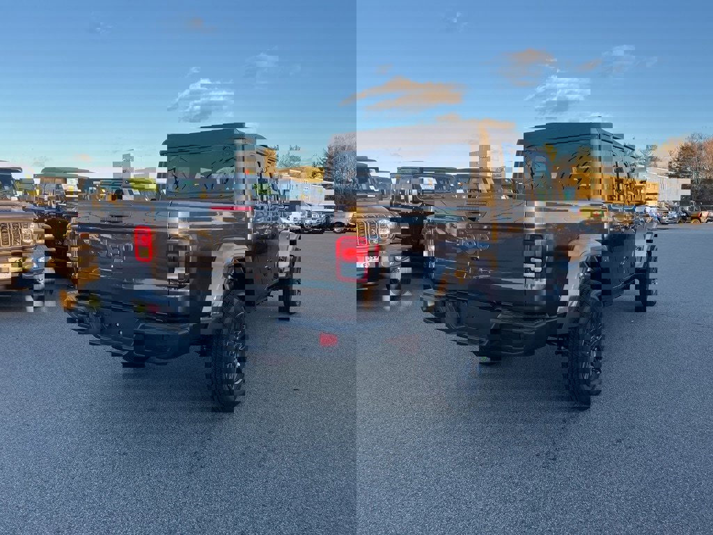 New 2026 Jeep Gladiator Sport image 7