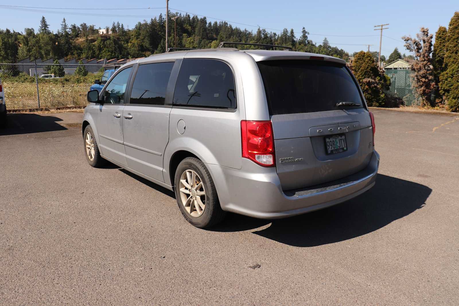 Used 2016 Dodge Grand Caravan SXT FWD image 7