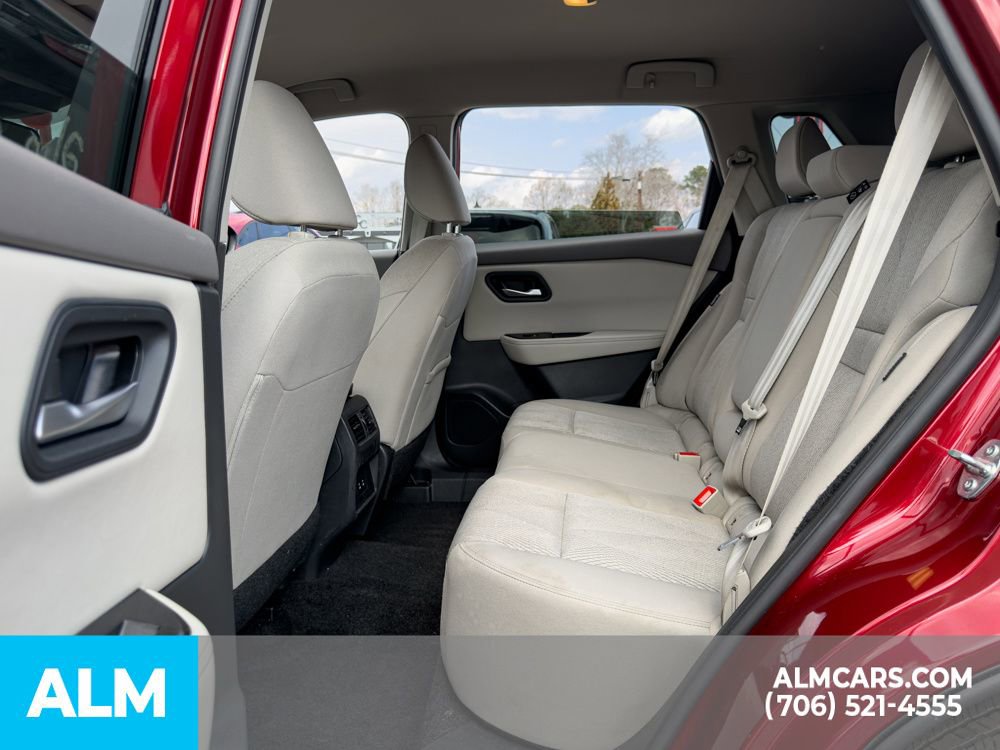 Used 2025 Nissan Rogue SV image 12