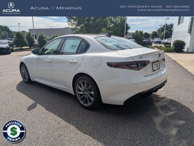Used 2025 Alfa Romeo Giulia AWD image 4