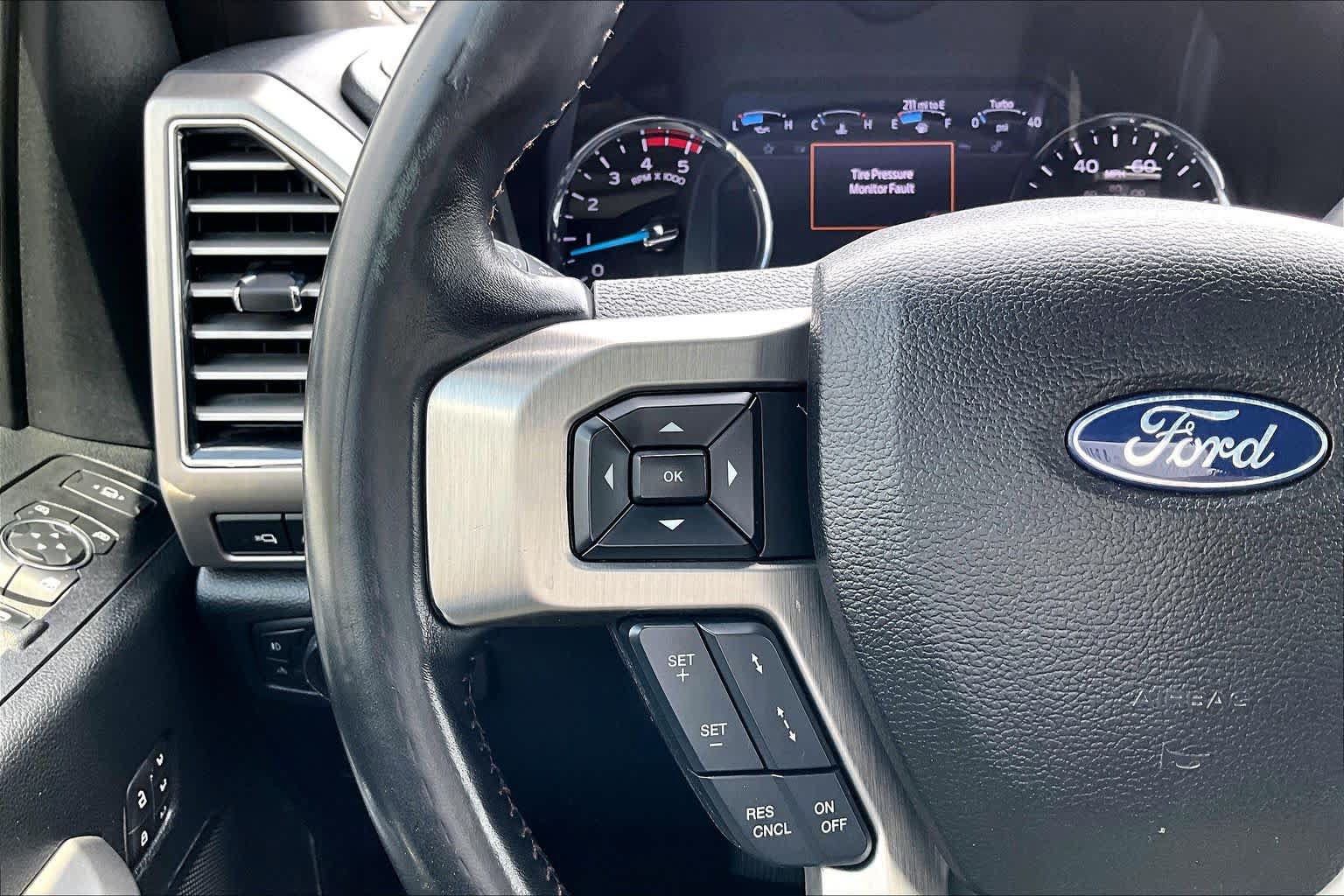 Used 2021 Ford F250 Platinum w/ FX4 Off-Road Package AWD/4WD image 24