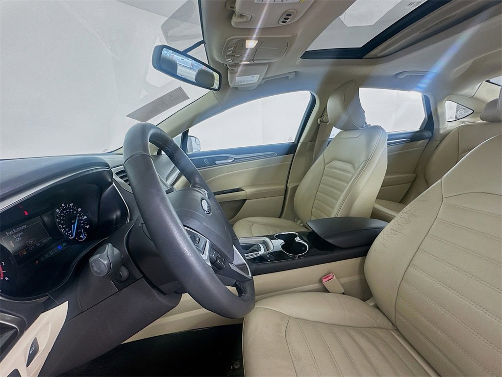 Used 2015 Ford Fusion SE w/ Equipment Group 202A image 10