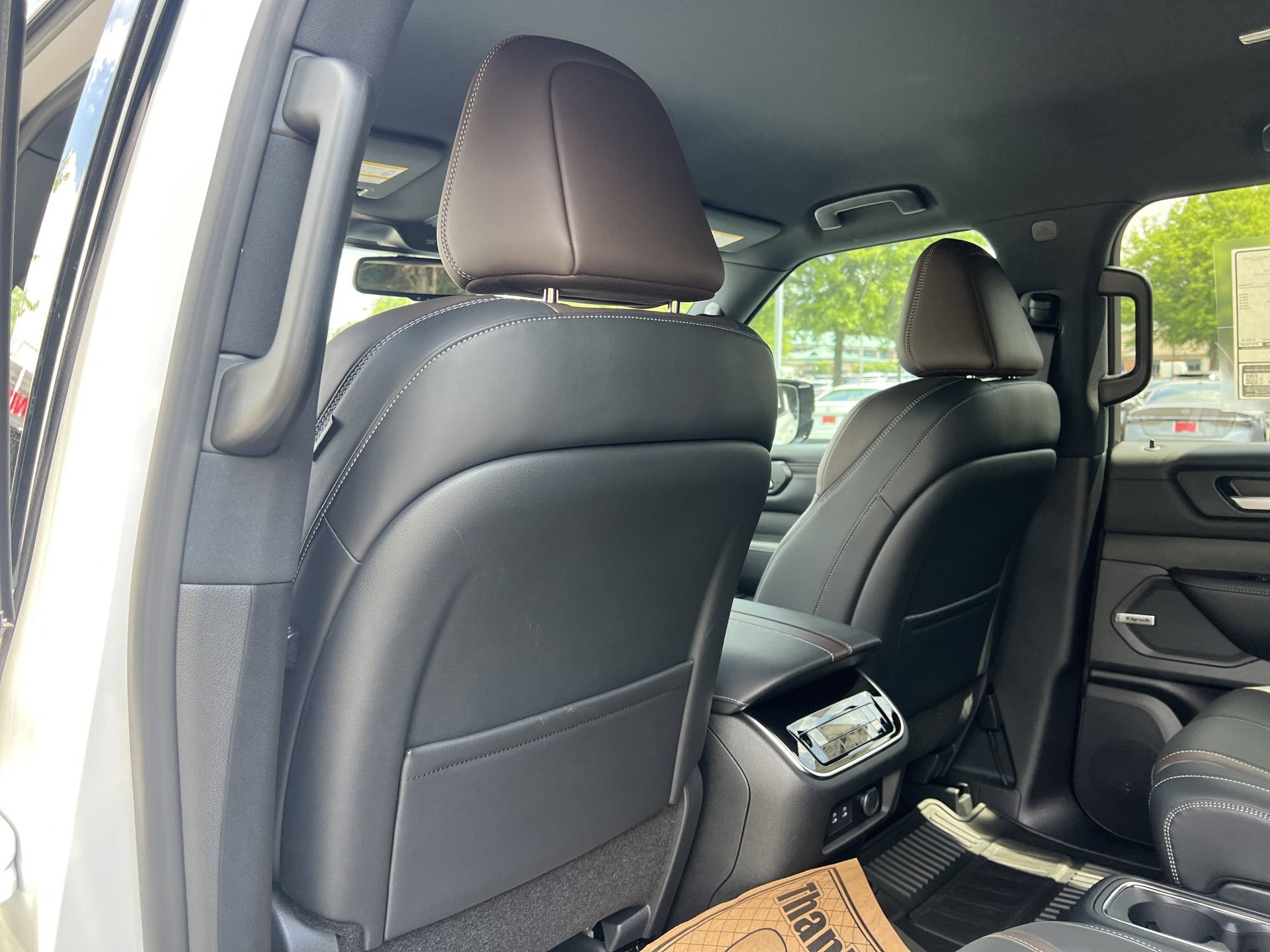 New 2026 Nissan Armada SL w/ Captain's Chari Seat Package AWD/4WD image 17