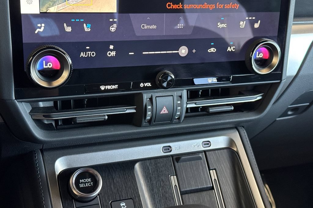 Used 2024 Lexus GX 550 AWD/4WD image 24