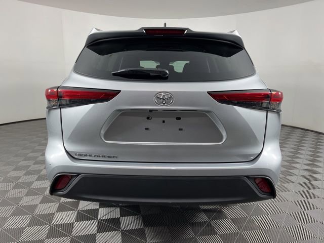 Used 2023 Toyota Highlander L image 9