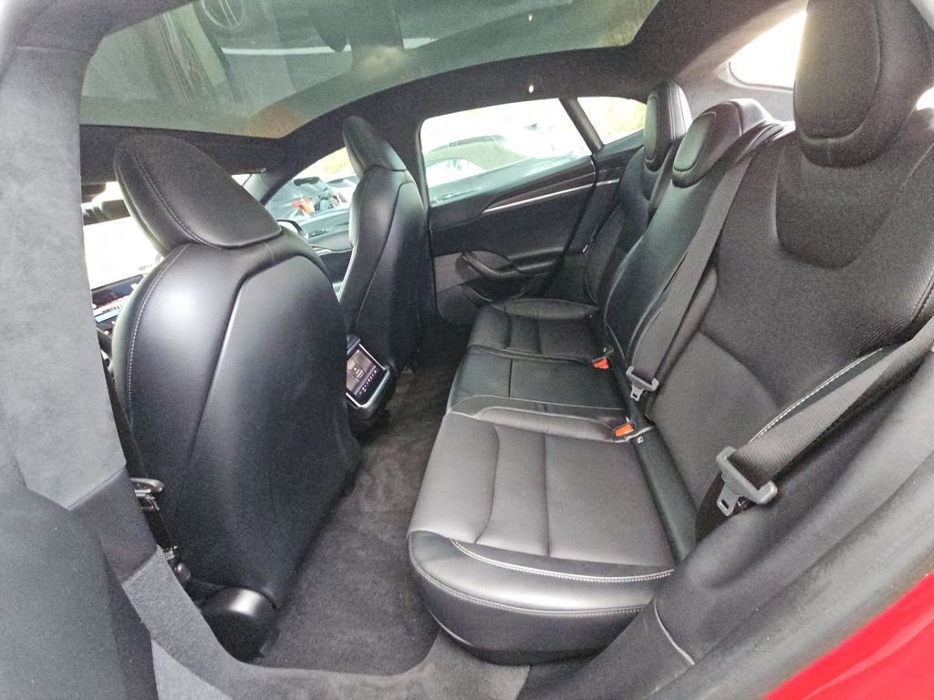 Used 2021 Tesla Model S Plaid image 4