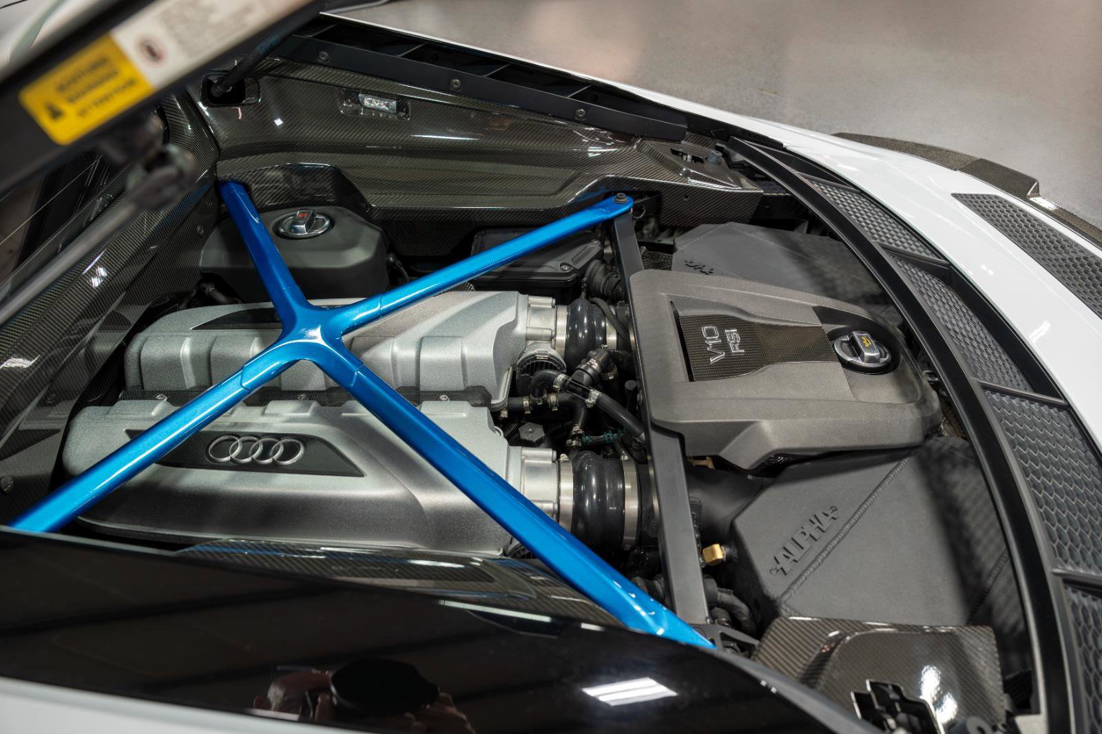 Used 2017 Audi R8 V10 plus w/ Full Leather Package image 68