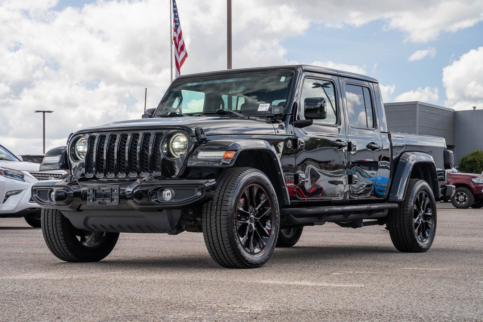 Used 2023 Jeep Gladiator Overland AWD/4WD image 3