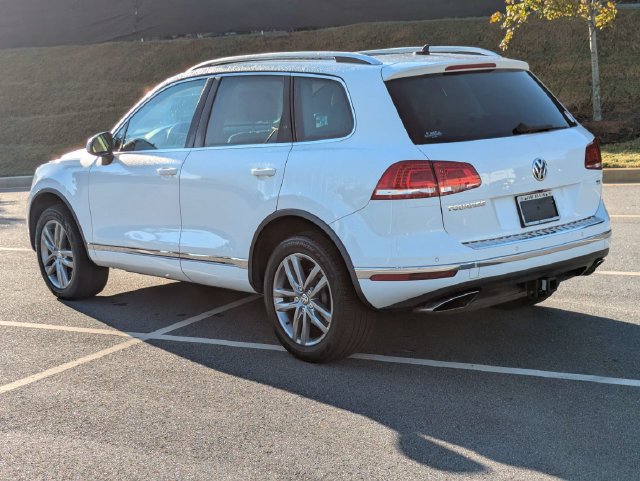 Used 2015 Volkswagen Touareg Sport AWD/4WD image 6