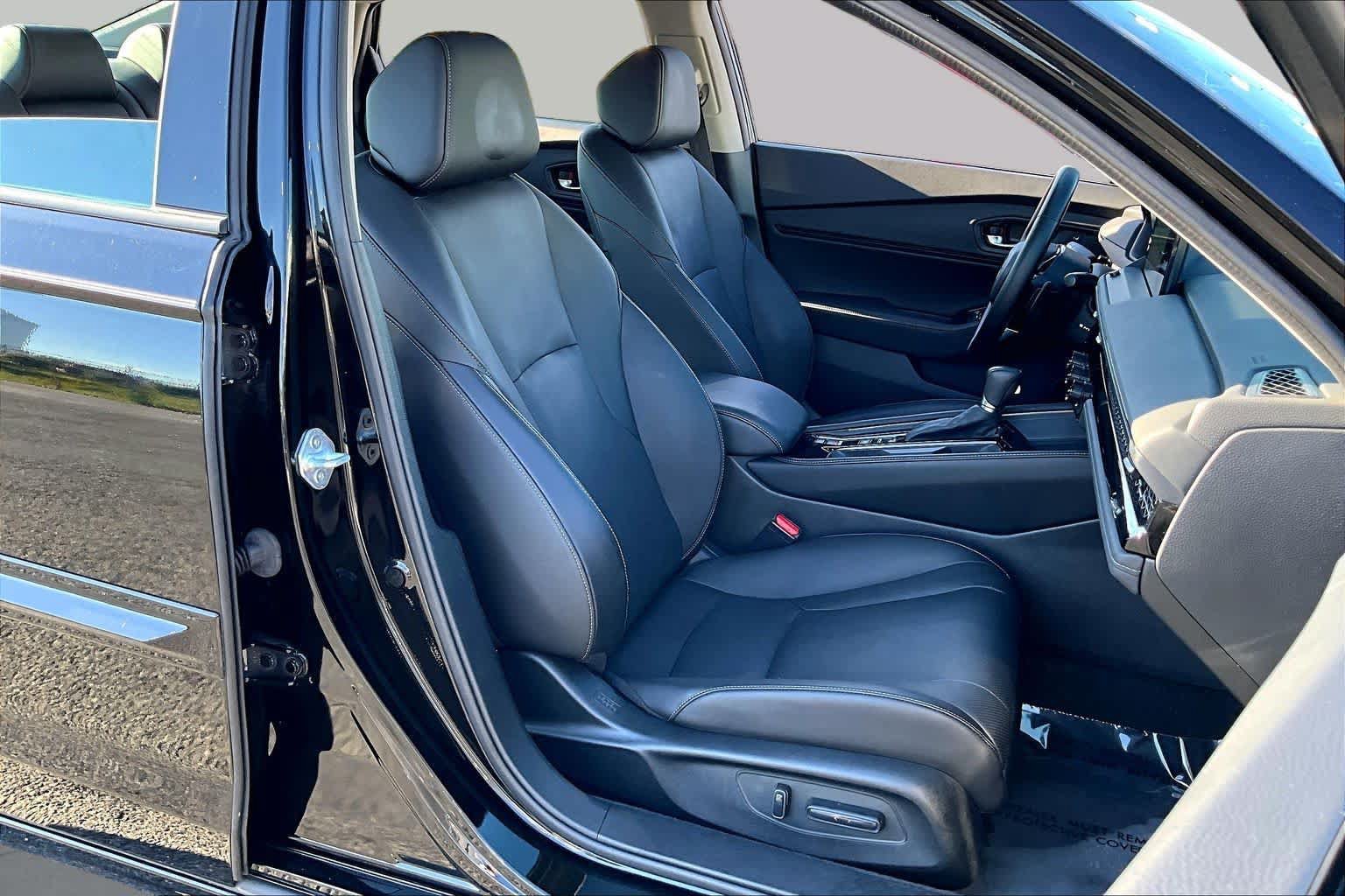 Used 2023 Honda Accord Touring image 9