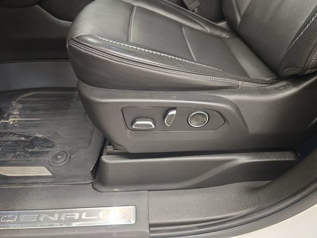 Used 2021 GMC Yukon Denali w/ Denali Premium Package AWD/4WD image 42