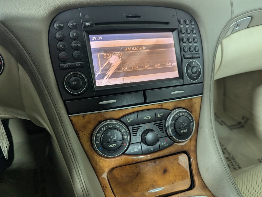 Used 2009 Mercedes-Benz SL 550 image 18