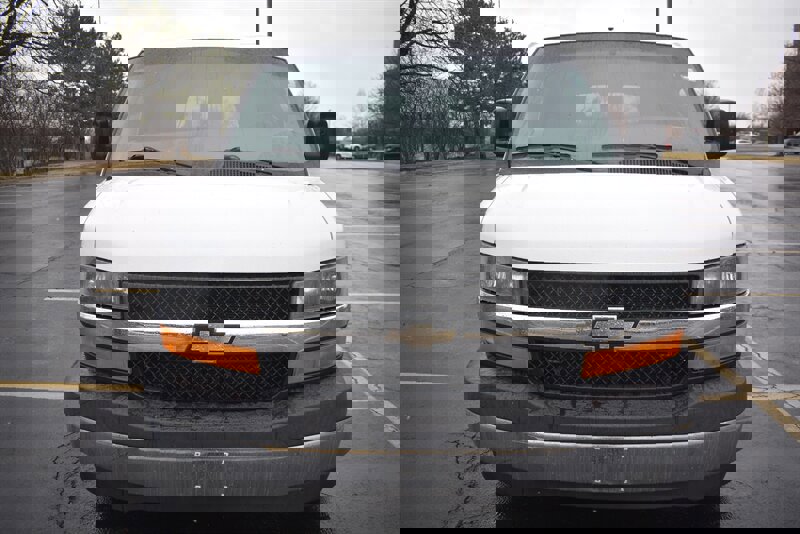 Used 2017 Chevrolet Express 2500 LT w/ LT Preferred Equipment Group image 2