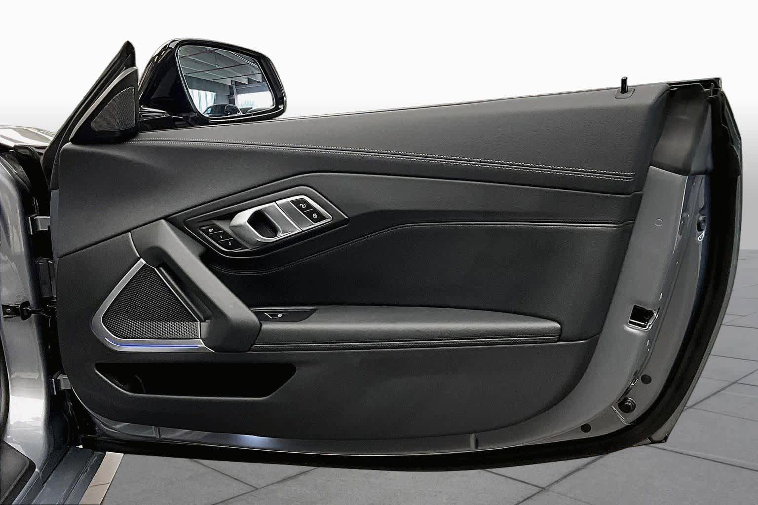 Used 2026 BMW Z4 M40i RWD image 20