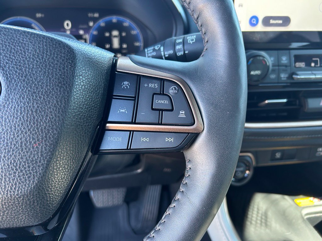 Used 2025 Toyota Grand Highlander AWD Hybrid image 25