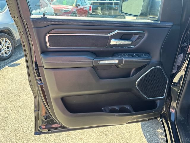 Used 2025 RAM 1500 Laramie AWD/4WD image 7