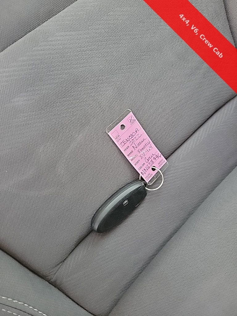 Used 2022 Nissan Frontier SV image 24