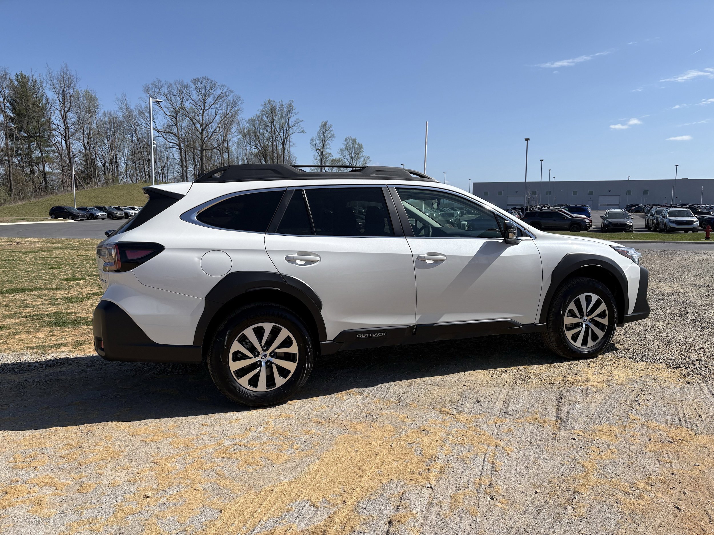 Used 2025 Subaru Outback Premium image 8