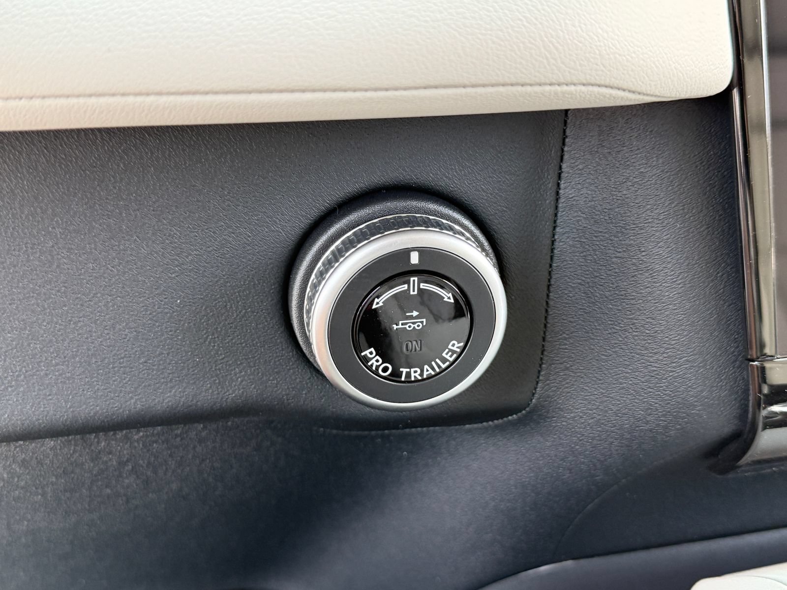 New 2026 Lincoln Navigator L Reserve AWD/4WD image 35