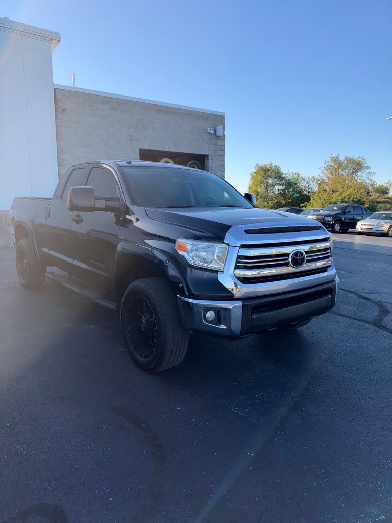 Used 2017 Toyota Tundra SR5 w/ SR5 Upgrade Package RWD image 4