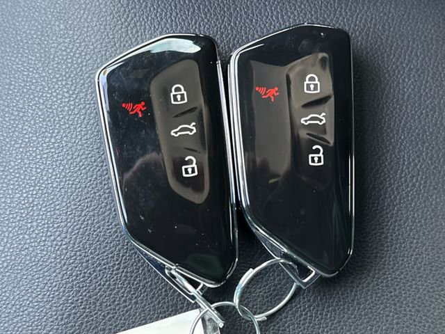 Used 2024 Volkswagen Golf R image 35