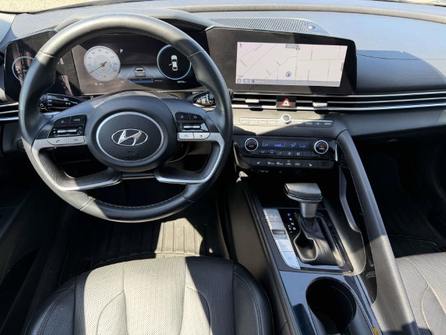 Used 2021 Hyundai Elantra Limited FWD image 4