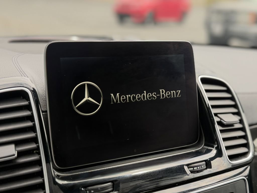 Used 2017 Mercedes-Benz GLS 550 4MATIC image 27