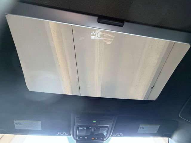 Used 2024 Volkswagen Golf R image 11