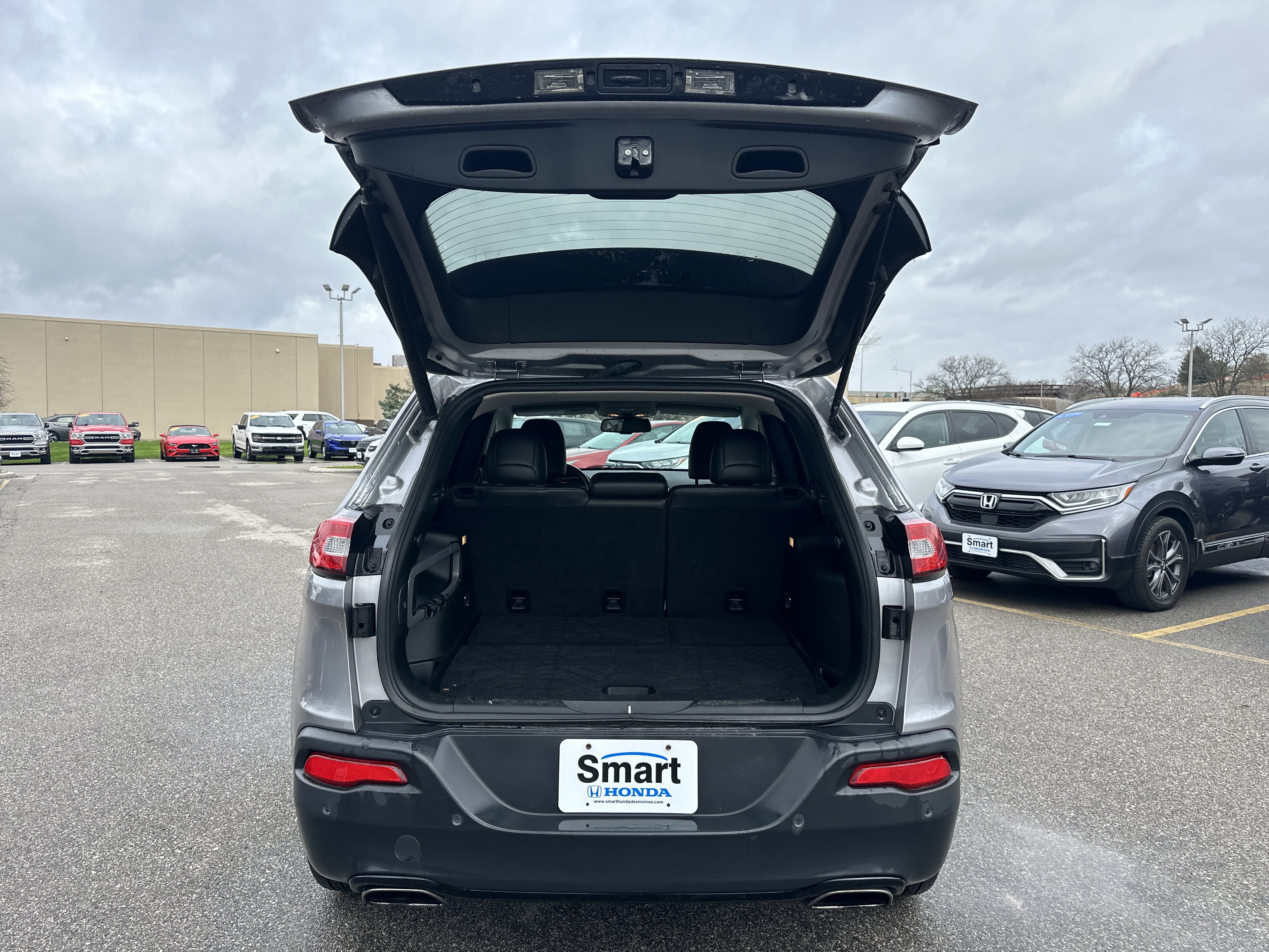 Used 2018 Jeep Cherokee Limited w/ High Altitude Package image 10